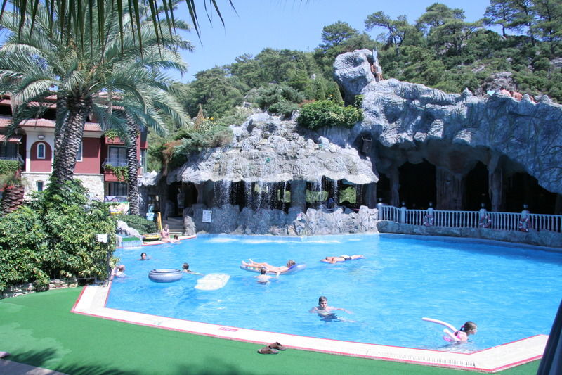 Grand Aquarium Apart İçmeler Esterno foto