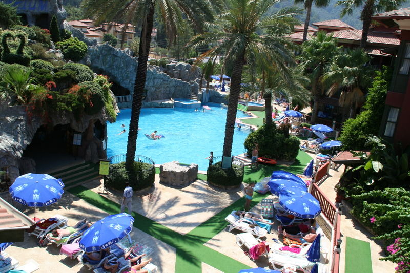 Grand Aquarium Apart İçmeler Esterno foto