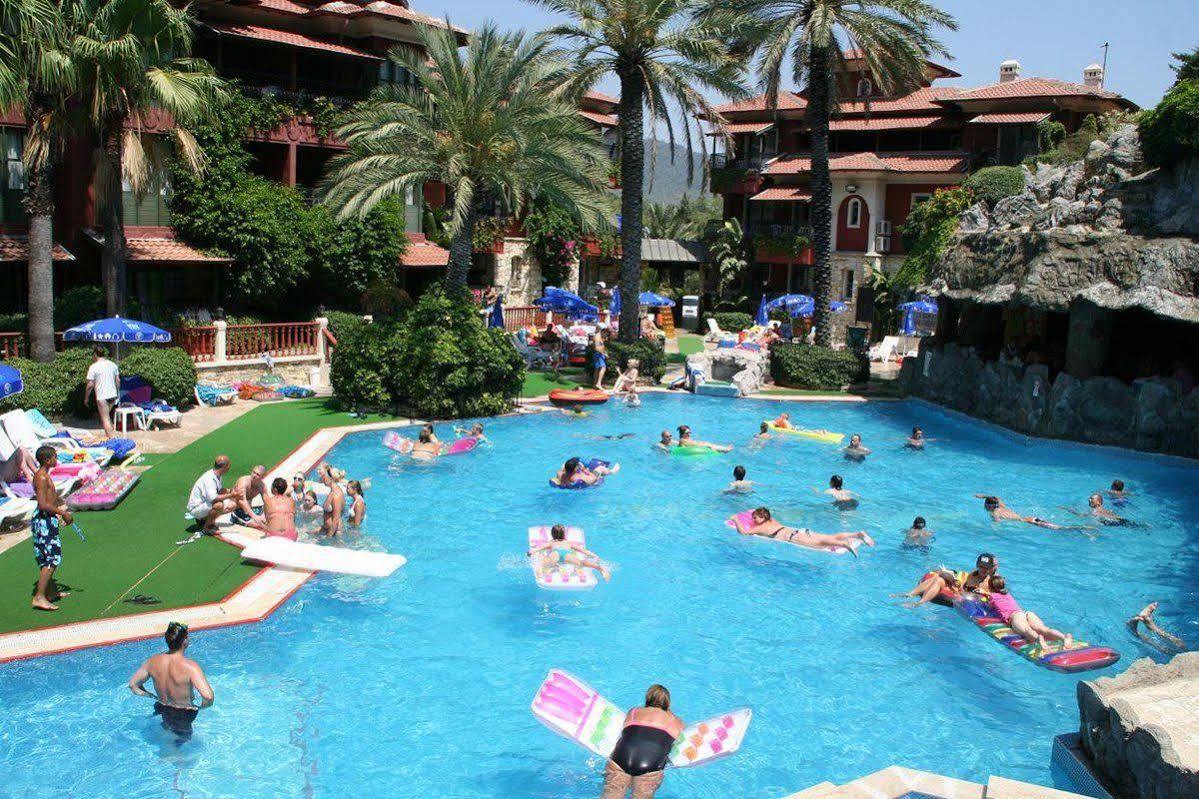 Grand Aquarium Apart İçmeler Esterno foto